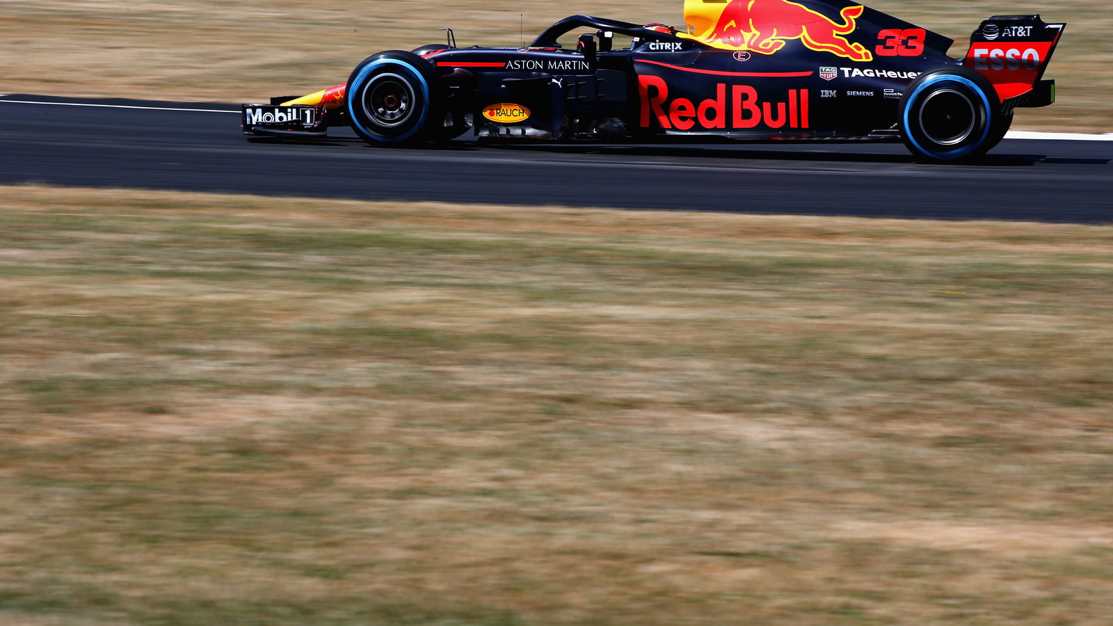 Verstappen menepis tabrakan Silverstone FP2