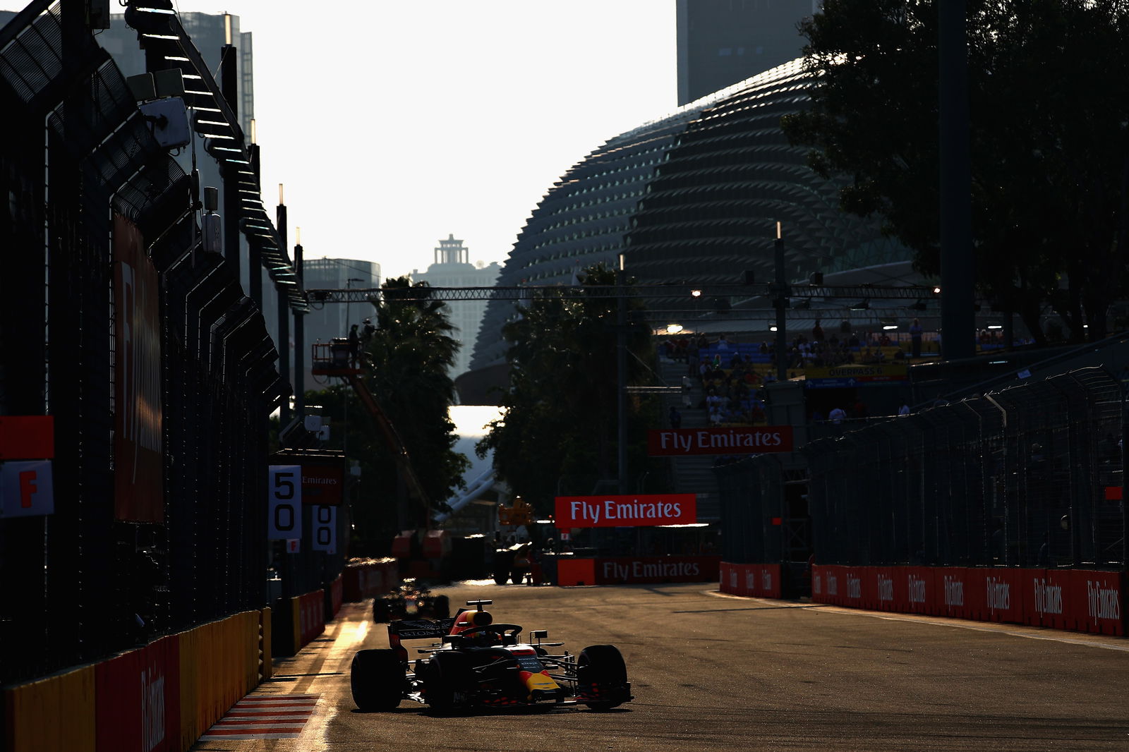 F1 drivers warned over Singapore track limits