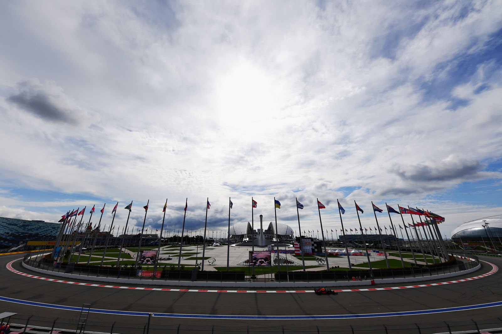 FIA mengonfirmasi perubahan unit daya untuk lima pengemudi di Sochi