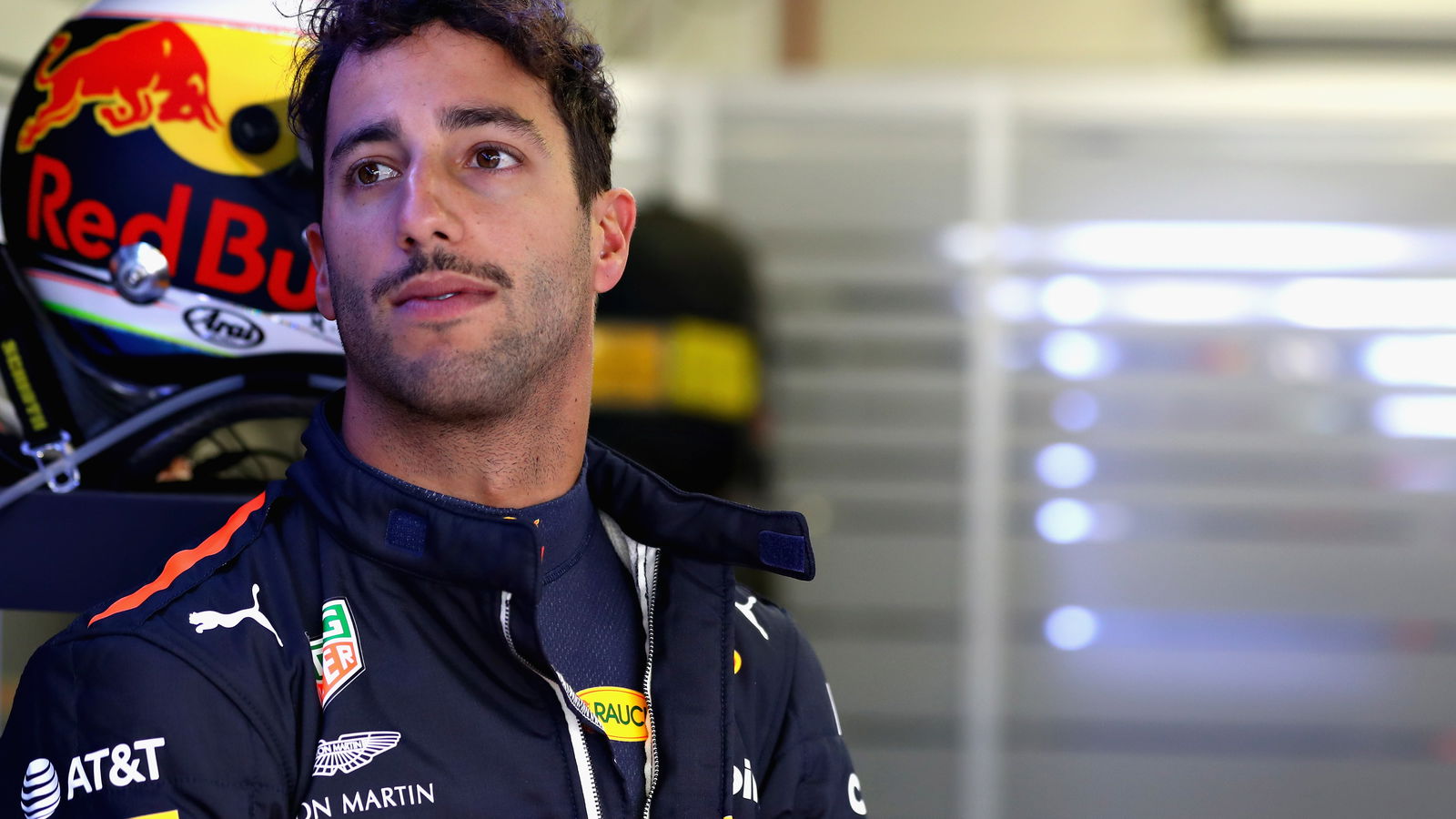 Ricciardo frustrasi dengan meremehkan Mercedes dan Ferrari F1