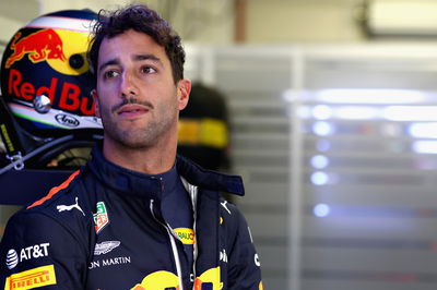 Ricciardo frustrated by Mercedes and Ferrari F1 snubs