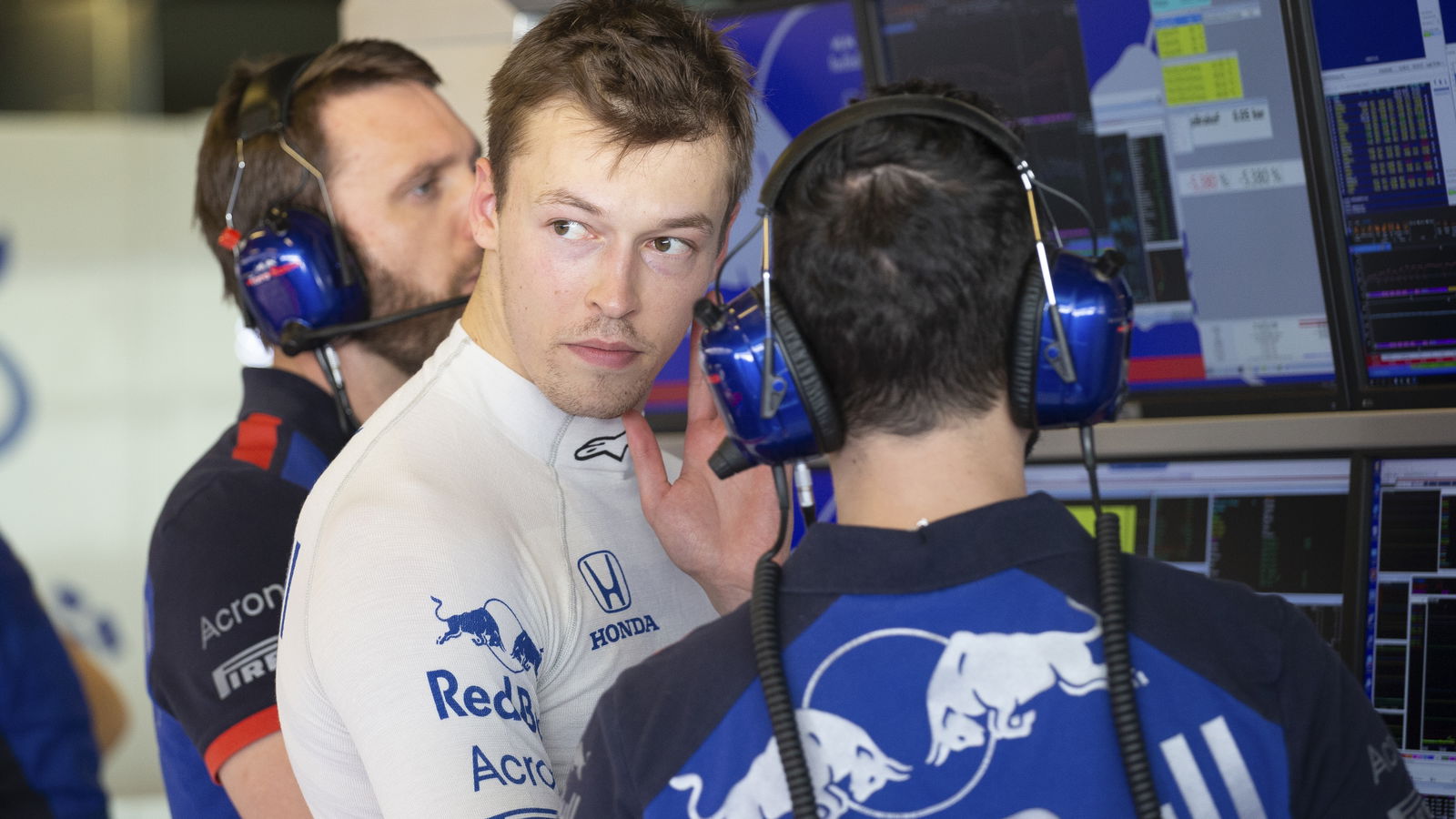 Bos STR F1: Kvyat 'harus melalui masa-masa sulit'