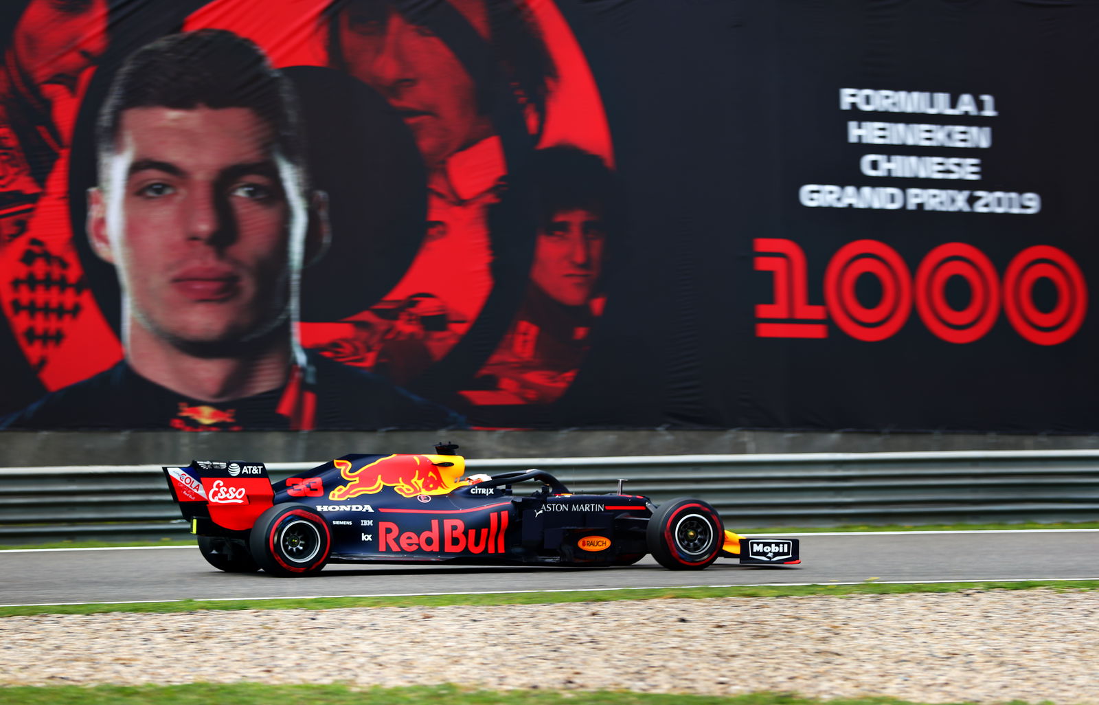 Honda changes power unit on Kvyat's car
