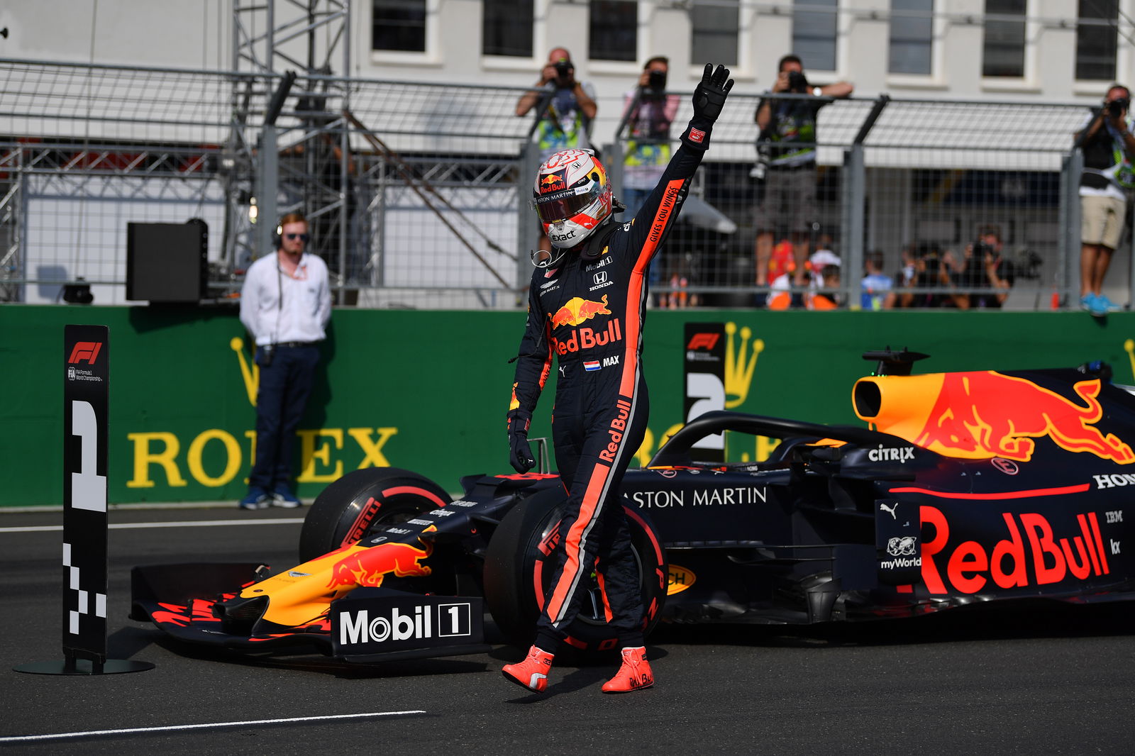 Mercedes menjelaskan strategi di balik kemenangan Hamilton di Hongaria