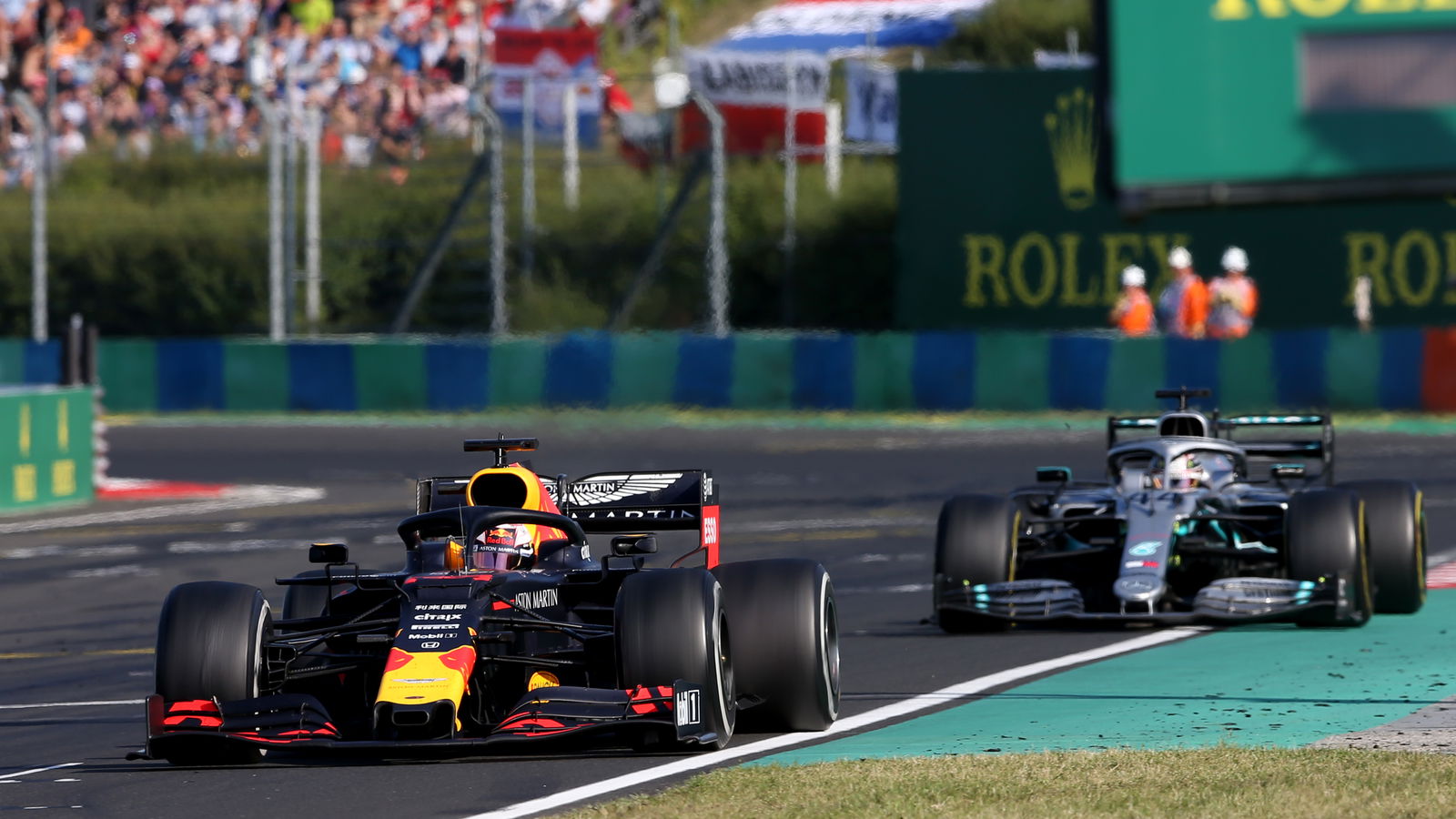 Wolff mengatakan panggilan radio tim Mercedes memotivasi Hamilton