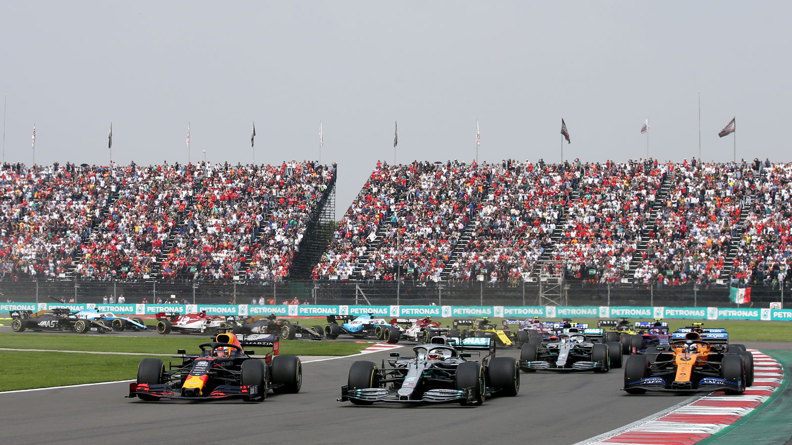 Hamilton: Verstappen is a “magnet” to clashes