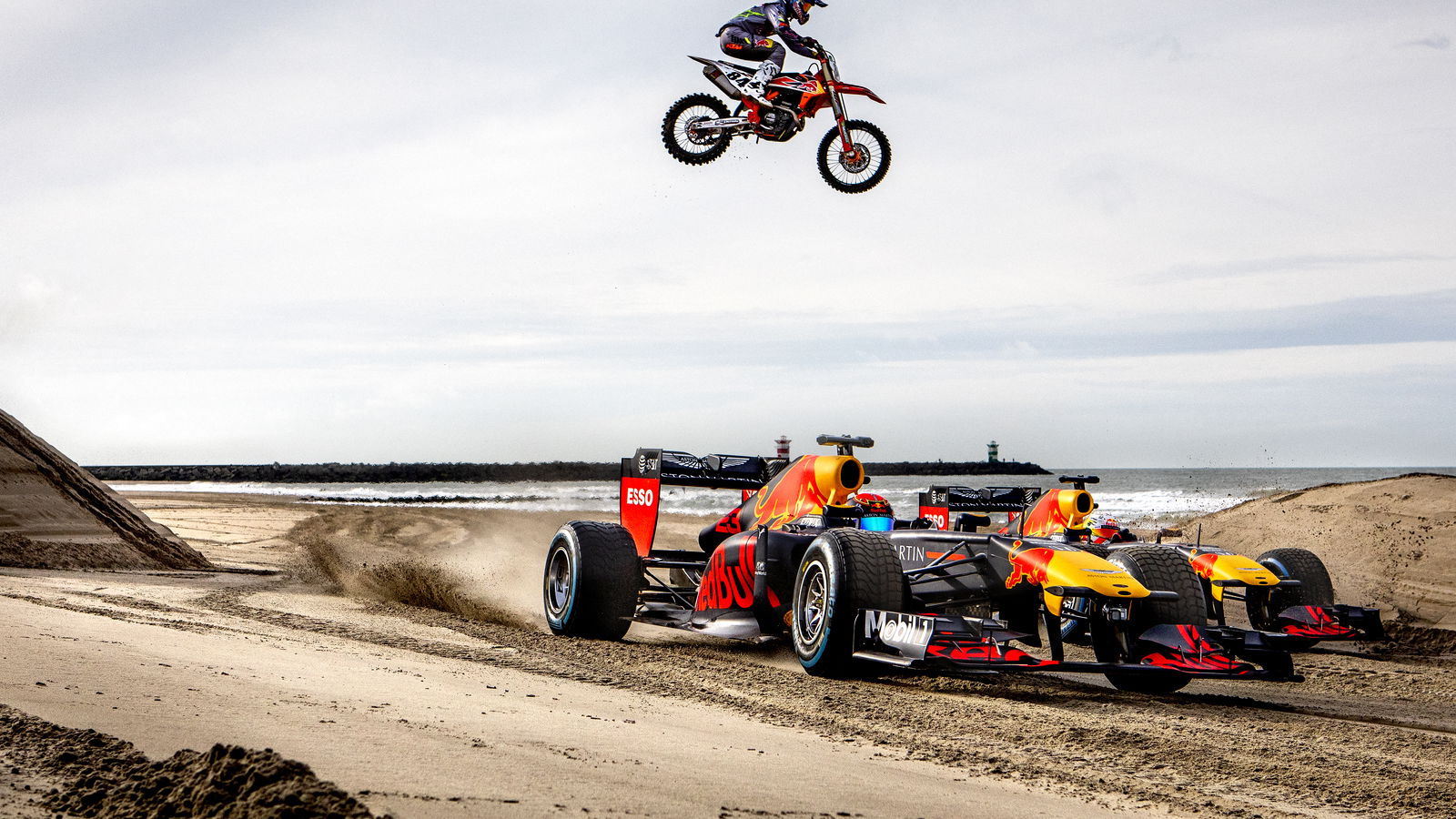 WATCH Red Bull’s F1 drivers take a Dutch road trip