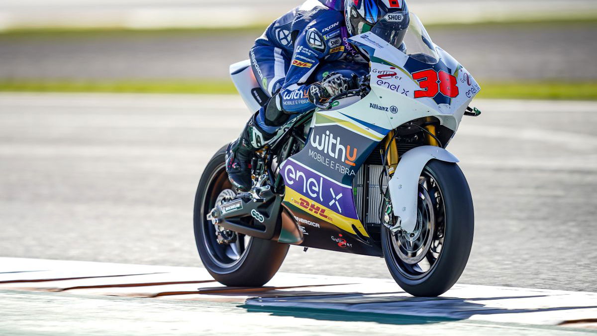 Smith: No choice but attack in MotoE finale