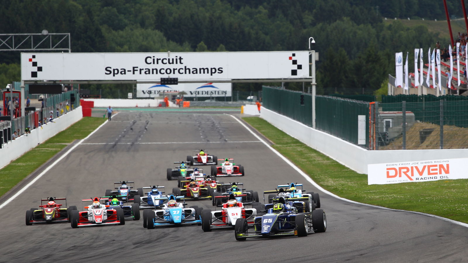 British F3 introduces controversial points for overtaking system
