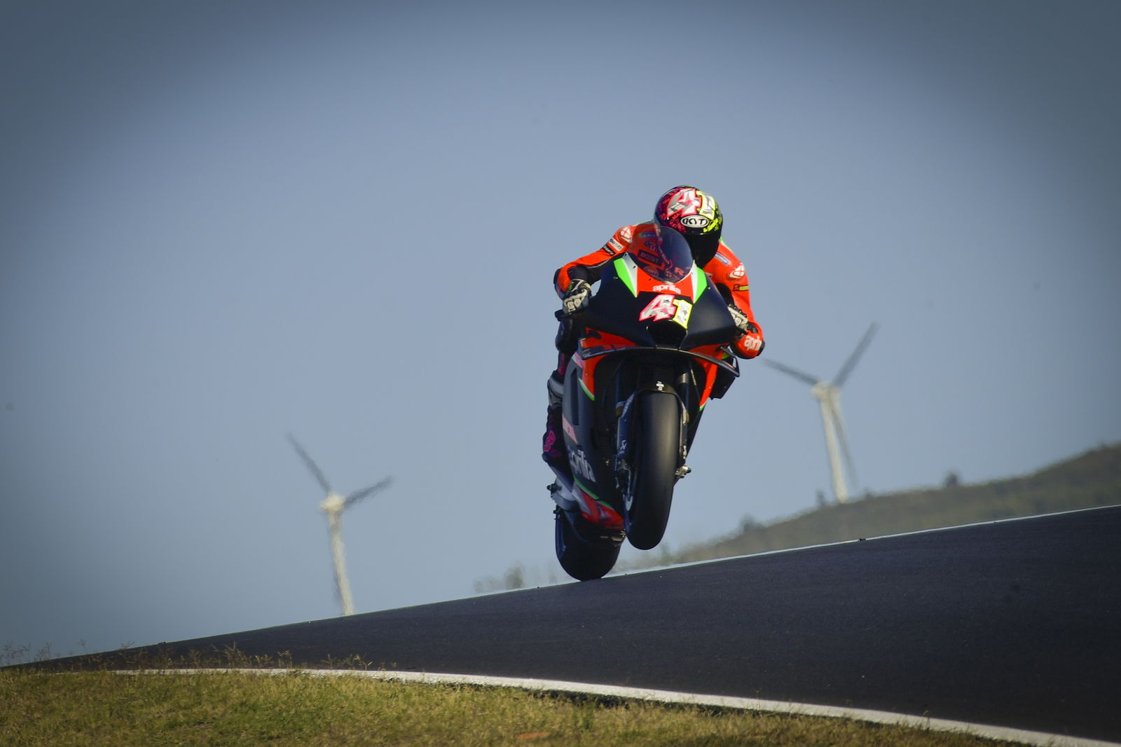 Tiga dalam perburuan mahkota konstruktor MotoGP, Suzuki mengincar treble bersejarah