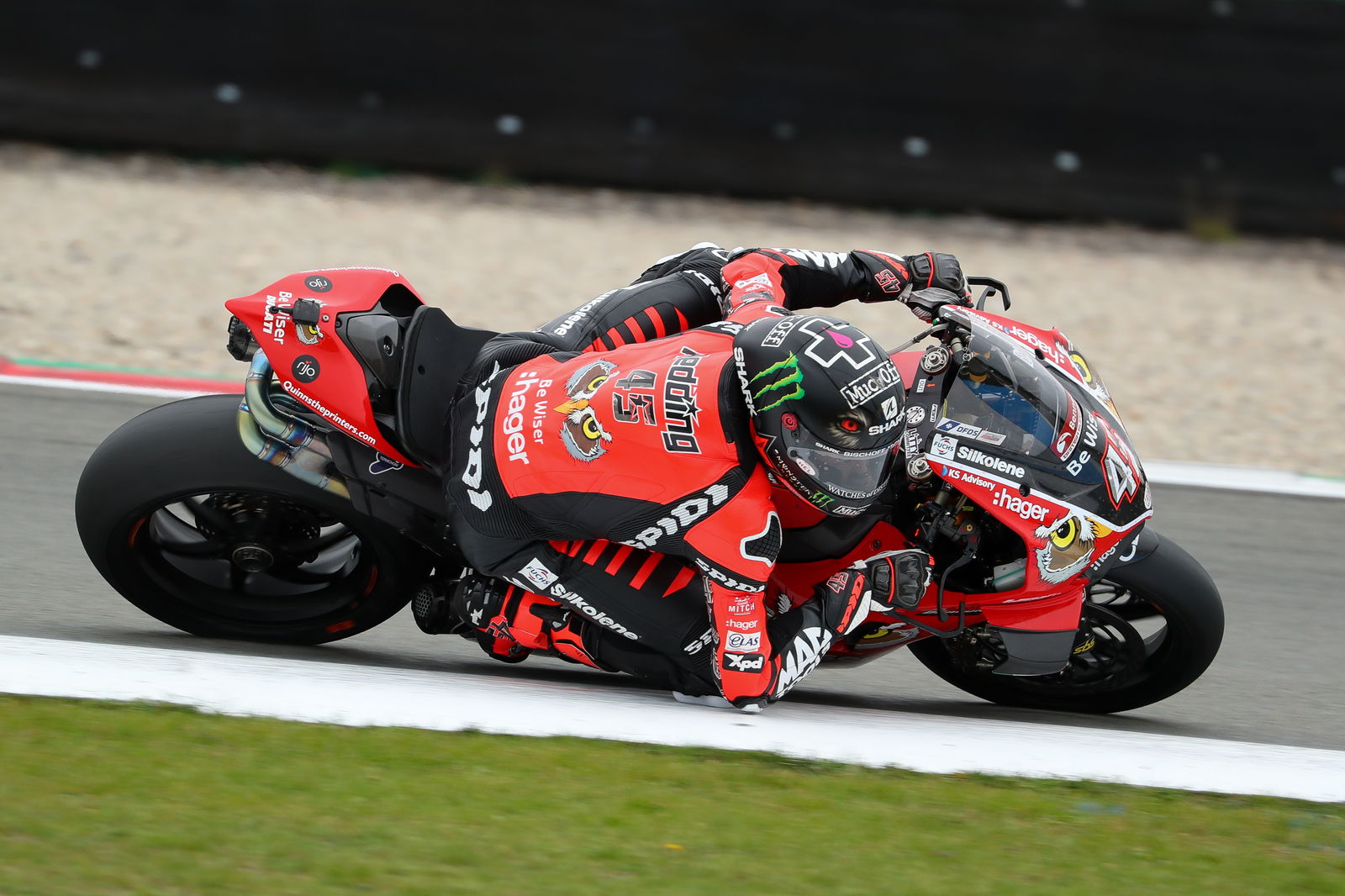 Redding keeps clear of Brookes in warm-up