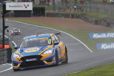 BTCC - Brands Hatch Indy: Cammish beats Turkington to pole after last-gasp flyer