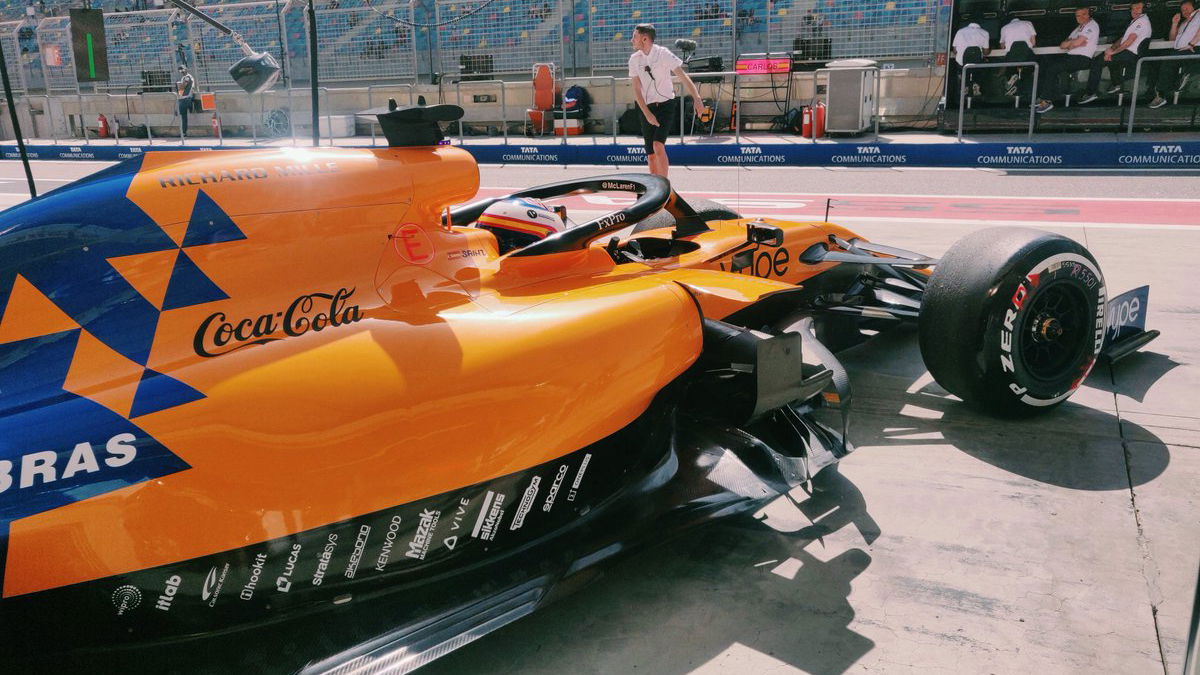 McLaren's Sainz menangani sejumlah perubahan elemen mesin F1