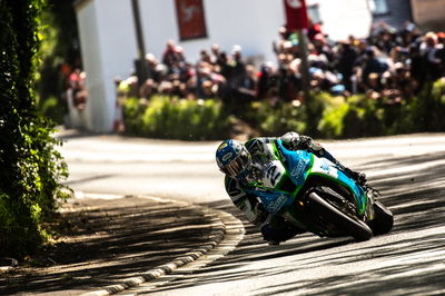 Dean Harrison, Silicone Engineering Kawasaki, Isle of Man TT,