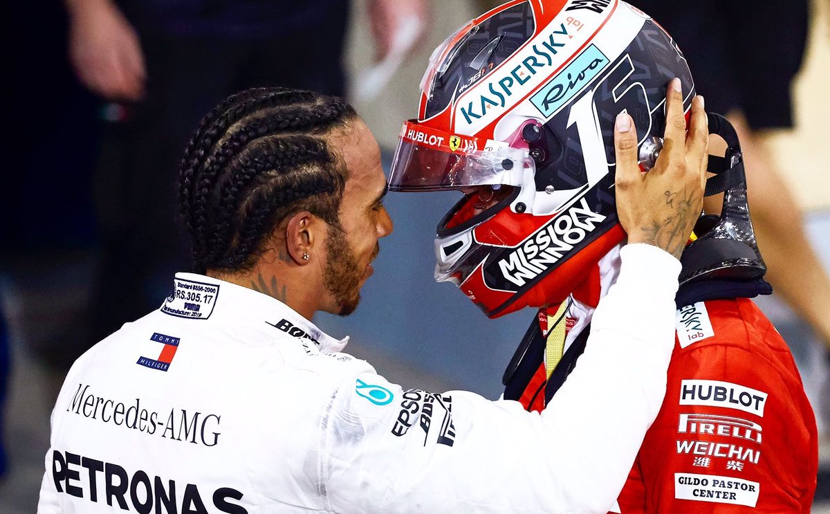 Hamilton menyapu kemenangan saat Leclerc mengalami pukulan mesin