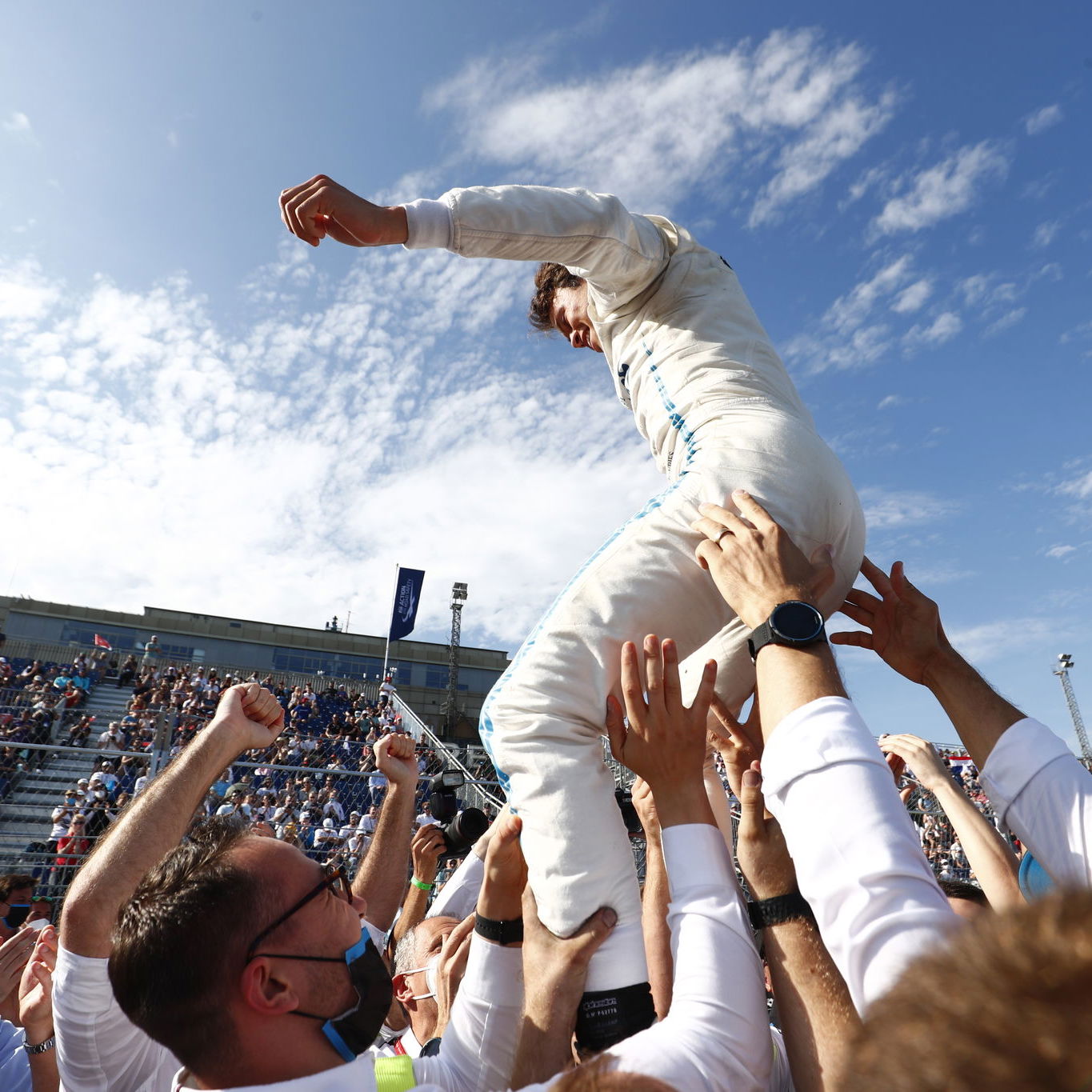 Porsche retains Lotterer & Wehrlein for 2022 Formula E season