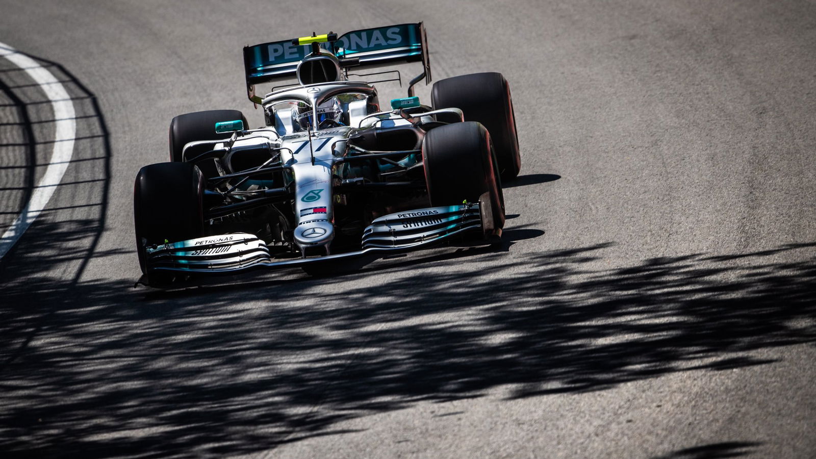 Bottas will ‘look in the mirror’ at mistakes after “messy” Q3