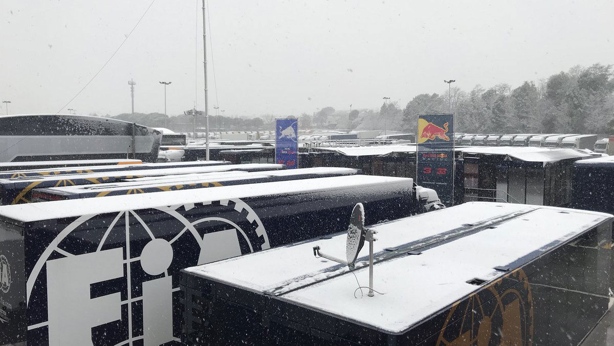 Snow delays third day of F1 testing in Barcelona
