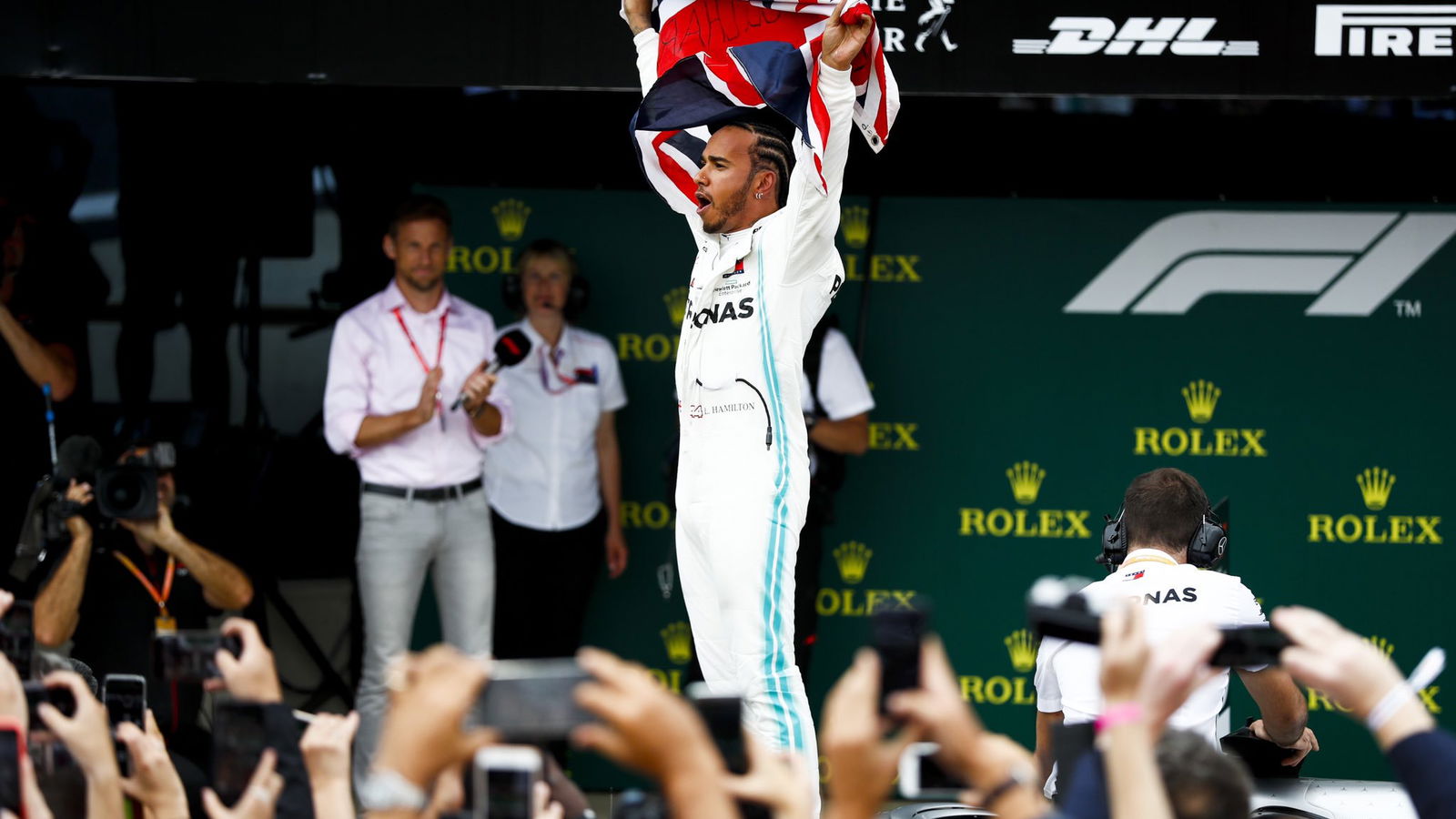 Hamilton mencetak rekor kemenangan GP Inggris ke-6 saat Vettel melawan Verstappen