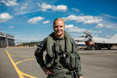 Top Gun? F1 driver Bottas takes to skies