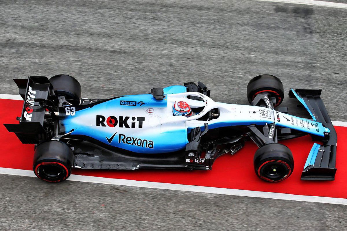 Hamilton bans sixth F1 title talk
