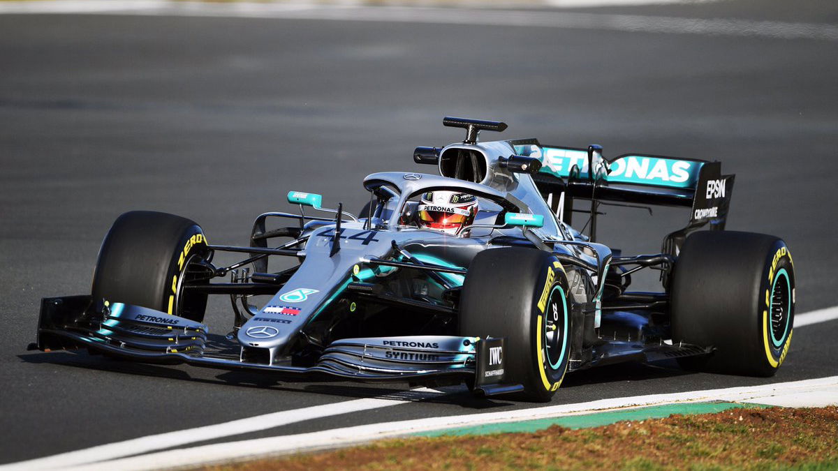 Hamilton di run pertama 'mulus', mencari kesalahan mobil Mercedes F1