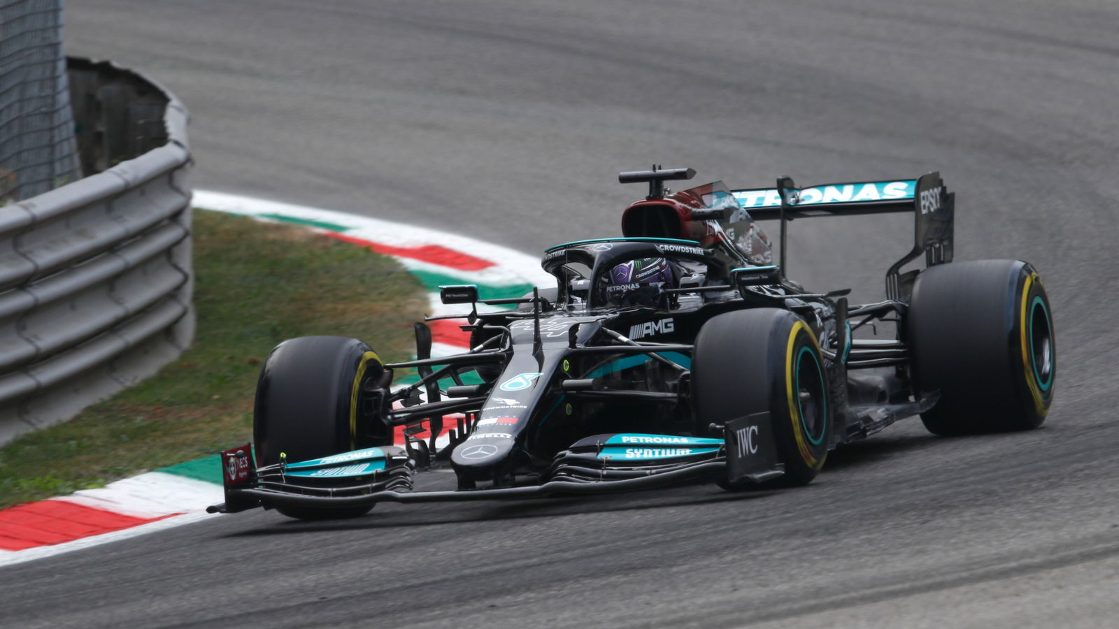 F1 GP Italia: Hamilton Unggul Setengah Detik dari Verstappen