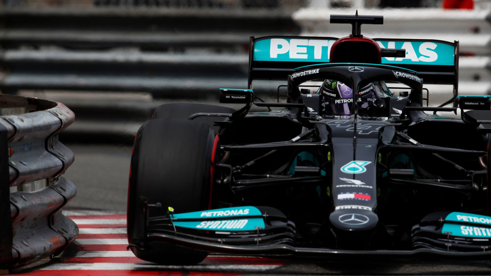 Kehilangan Taji di Monaco, Lewis Hamilton Frustrasi