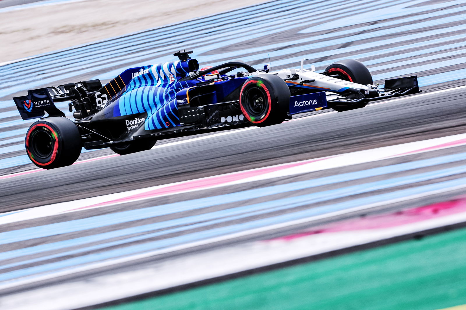 Verstappen sets blistering pace to pull 0.7s clear in final practice
