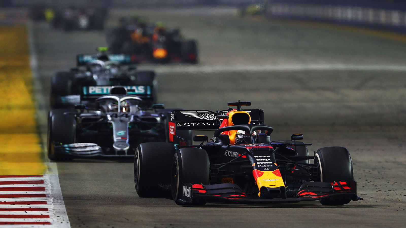 Ferrari mempertimbangkan pertukaran Vettel / Leclerc setelah meremehkan undercut
