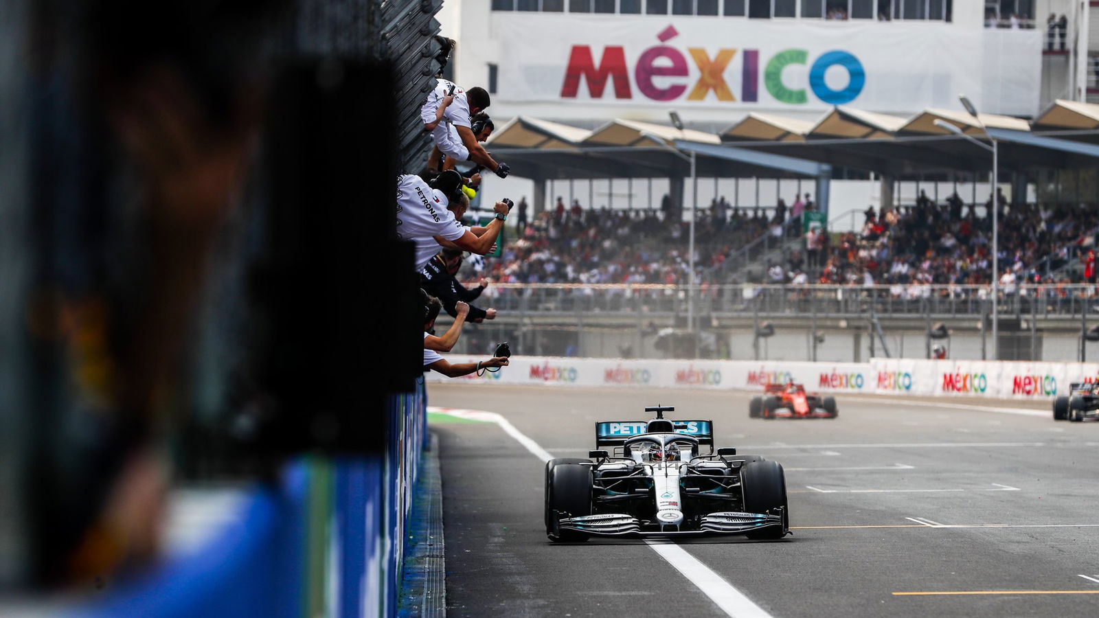 Hamilton changed driving style after floor damage in Mexico win