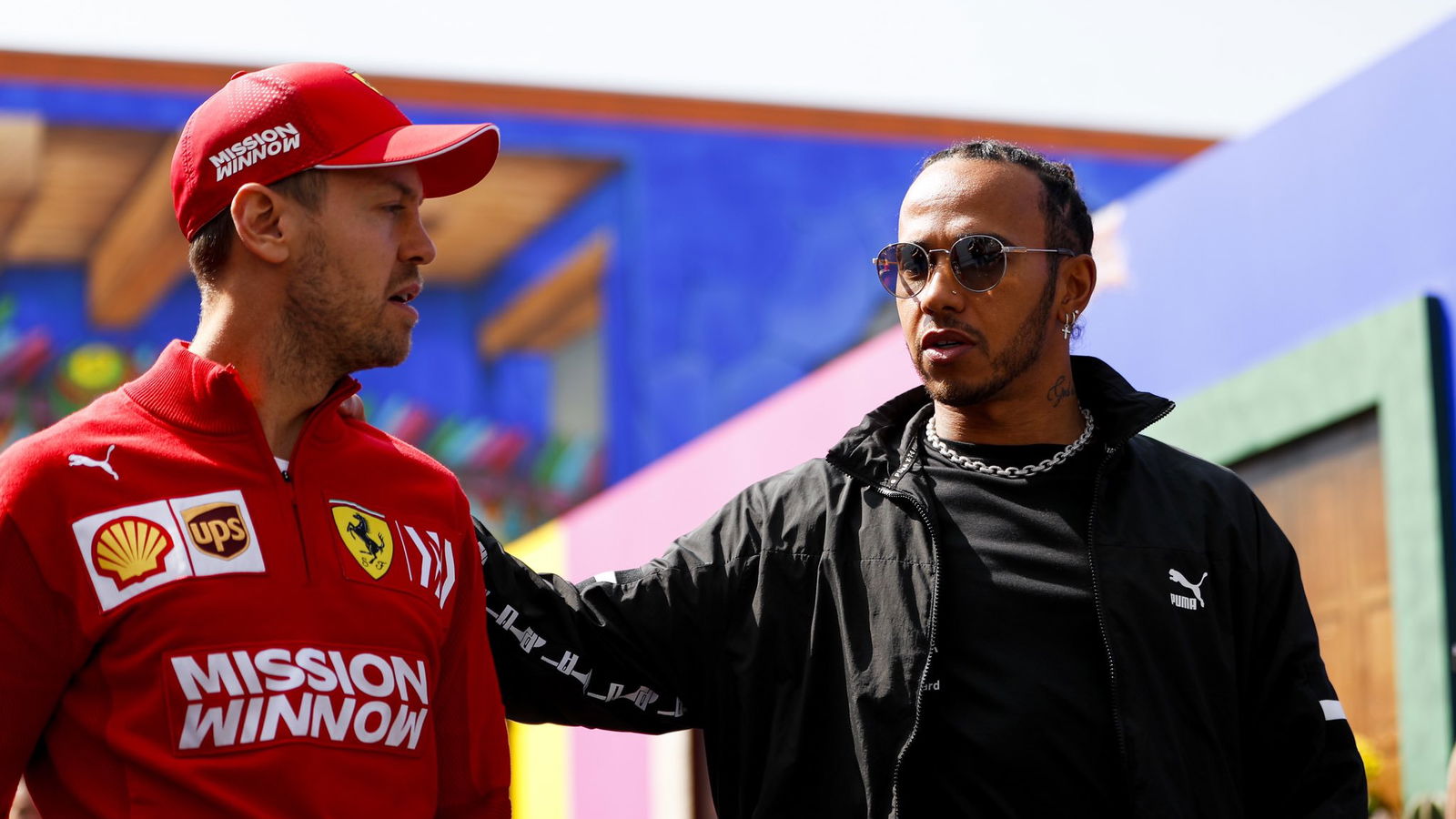 Vettel mendukung Hamilton dalam permintaan lingkungan F1