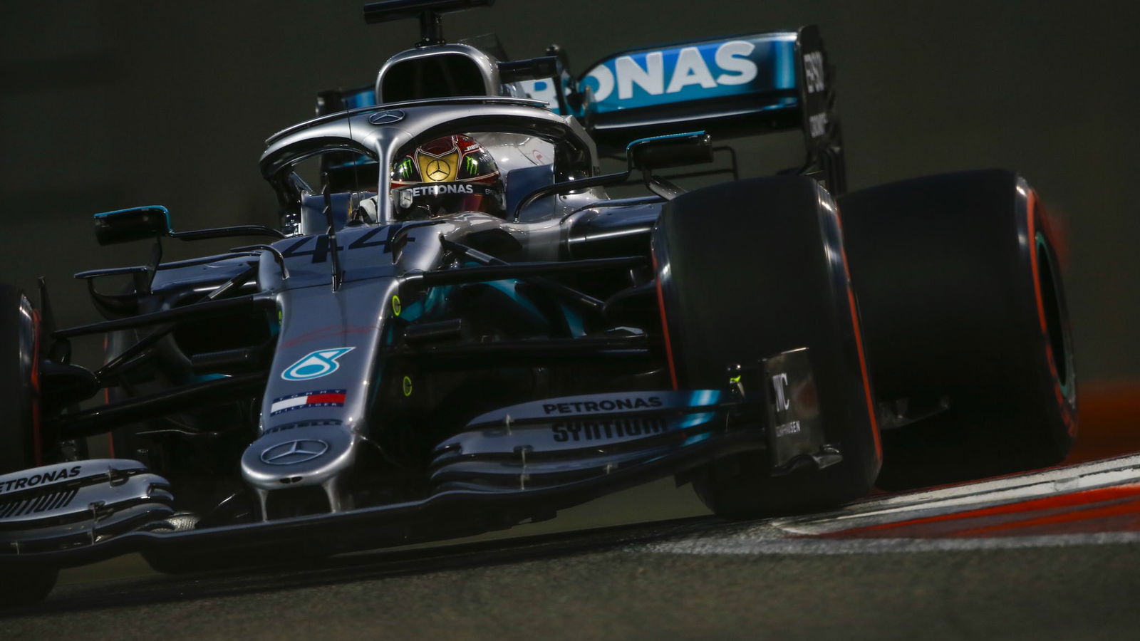 Hamilton ends pole drought in Abu Dhabi qualifying finale