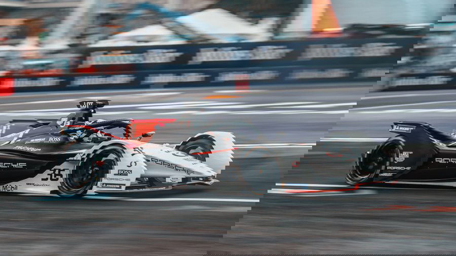 Lotterer claims Porsche’s first Formula E pole