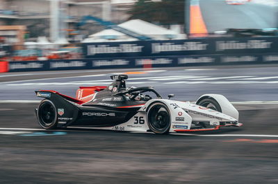 Lotterer claims Porsche’s first Formula E pole