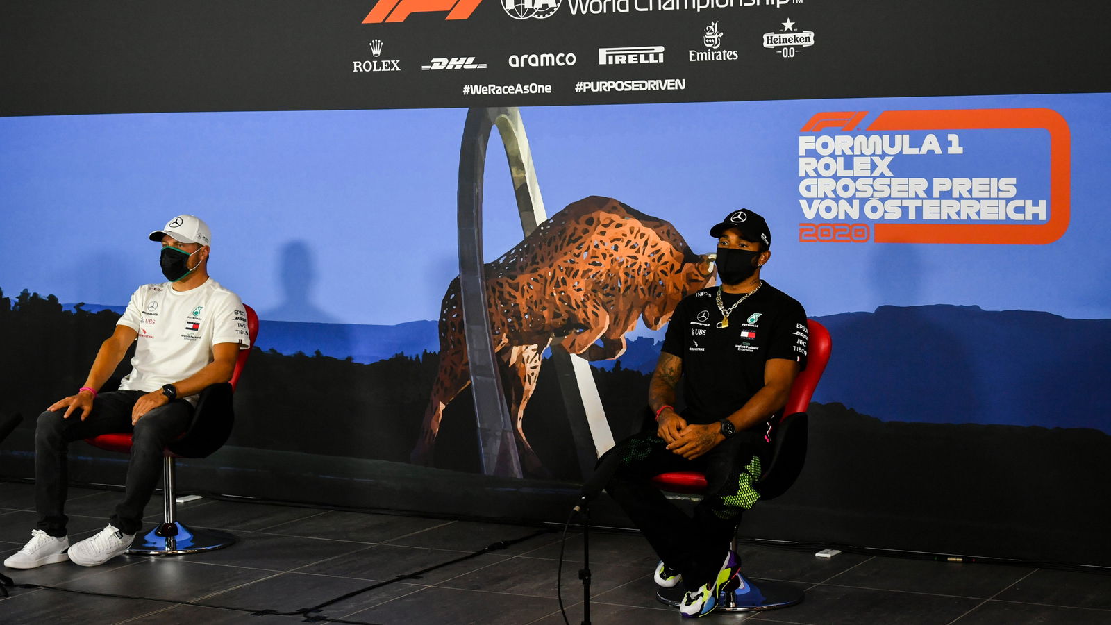 Hamilton mengharapkan pembalap F1 membuat sikap anti rasisme di Austria
