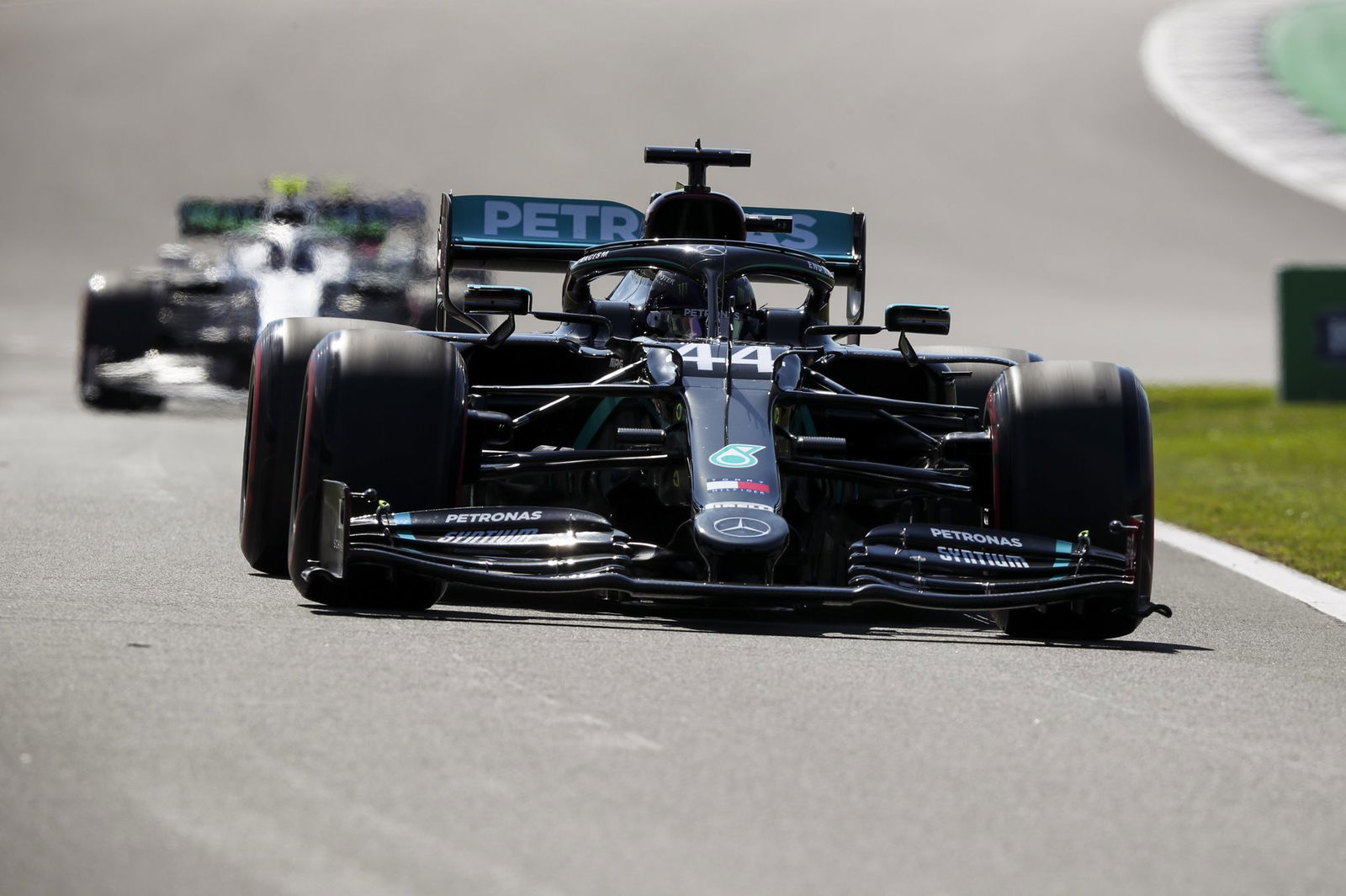 Sebastian Vettel keluar dari latihan pertama GP Inggris