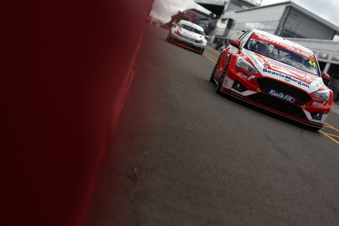 Turkington quickest in opening practice as BTCC kicks off