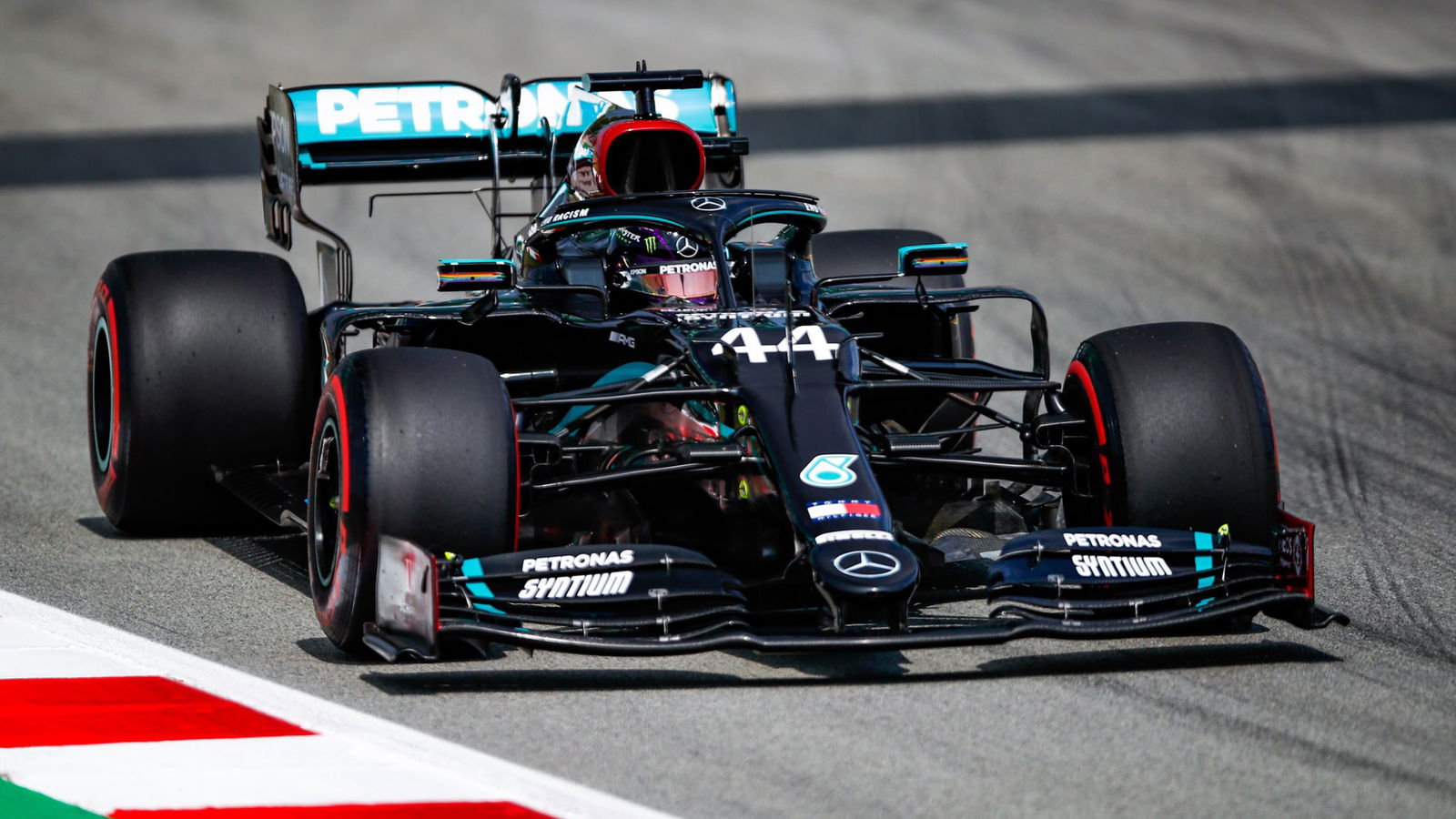 Hamilton memimpin lagi Mercedes 1-2 di F1 GP Spanyol FP2