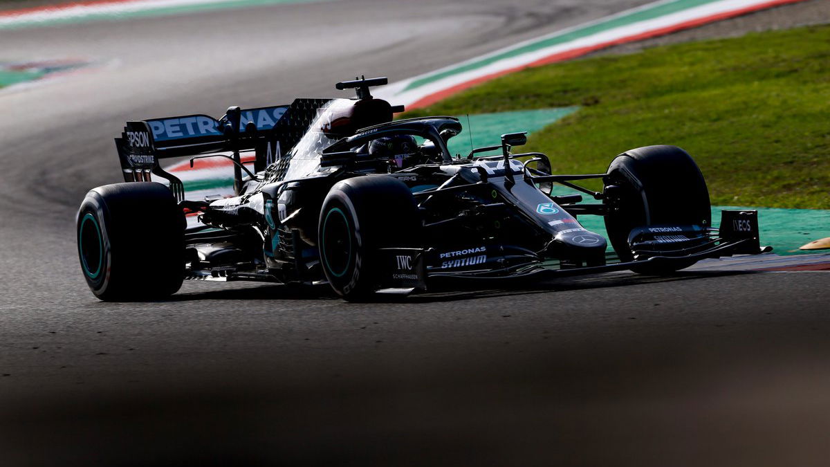 Hamilton claims 90th F1 win in crazy stop-start Tuscan GP