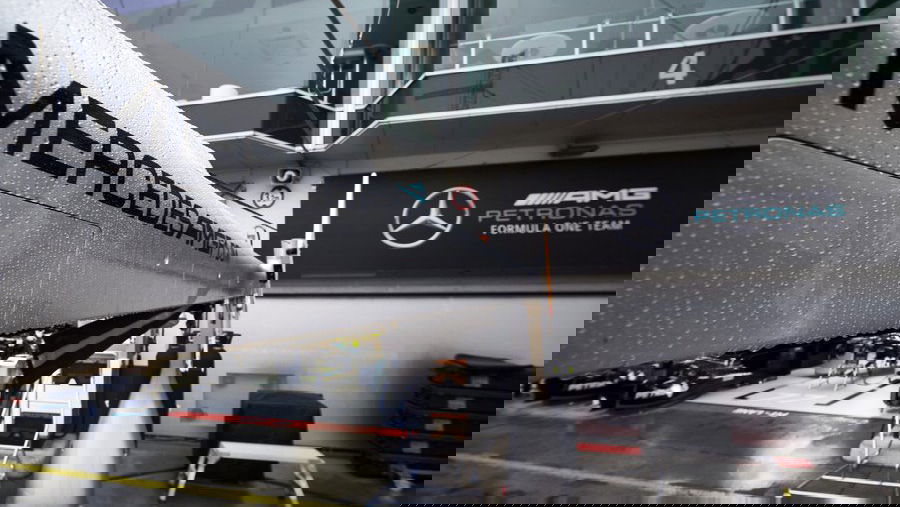 Mercedes F1 team member tests positive for COVID-19 at Eifel GP