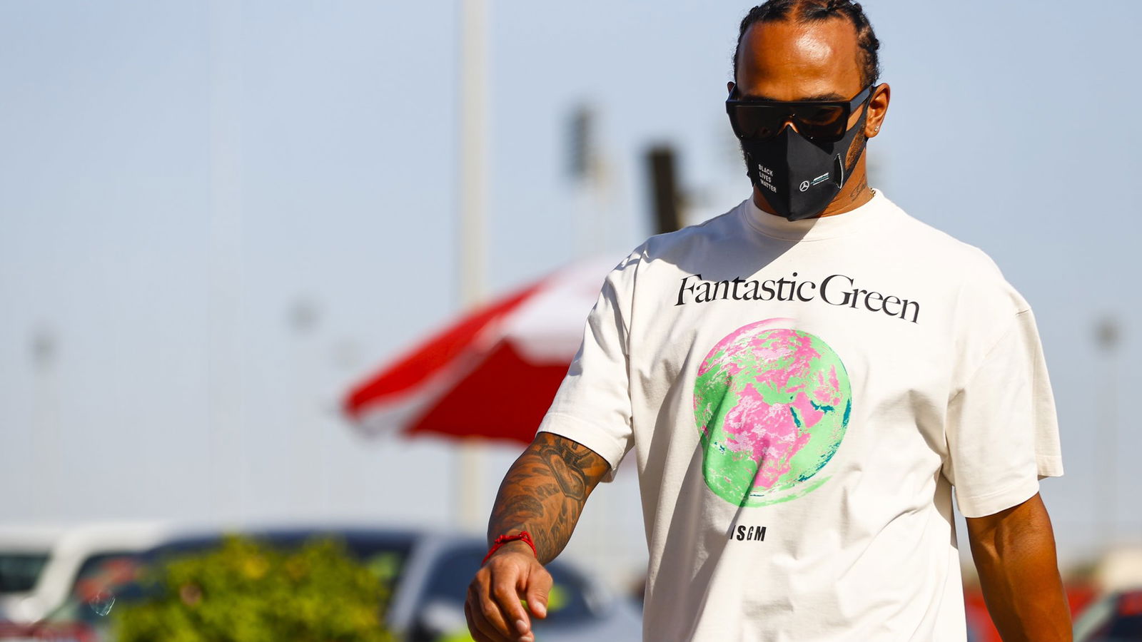 Juara F1 Hamilton menganggap pembicaraan tentang kemungkinan menjadi ksatria 