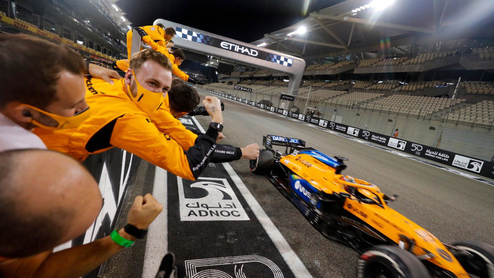 McLaren mengamankan P3 di kejuaraan F1 karena Sainz menghindari penalti
