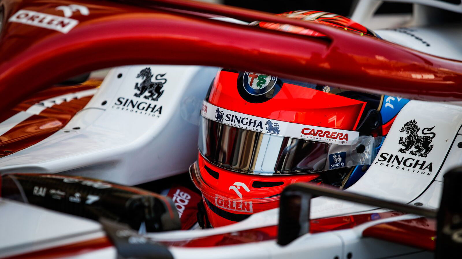 Kimi Raikkonen Jelaskan Insiden Tes Pra-Musim Dengan Carlos Sainz