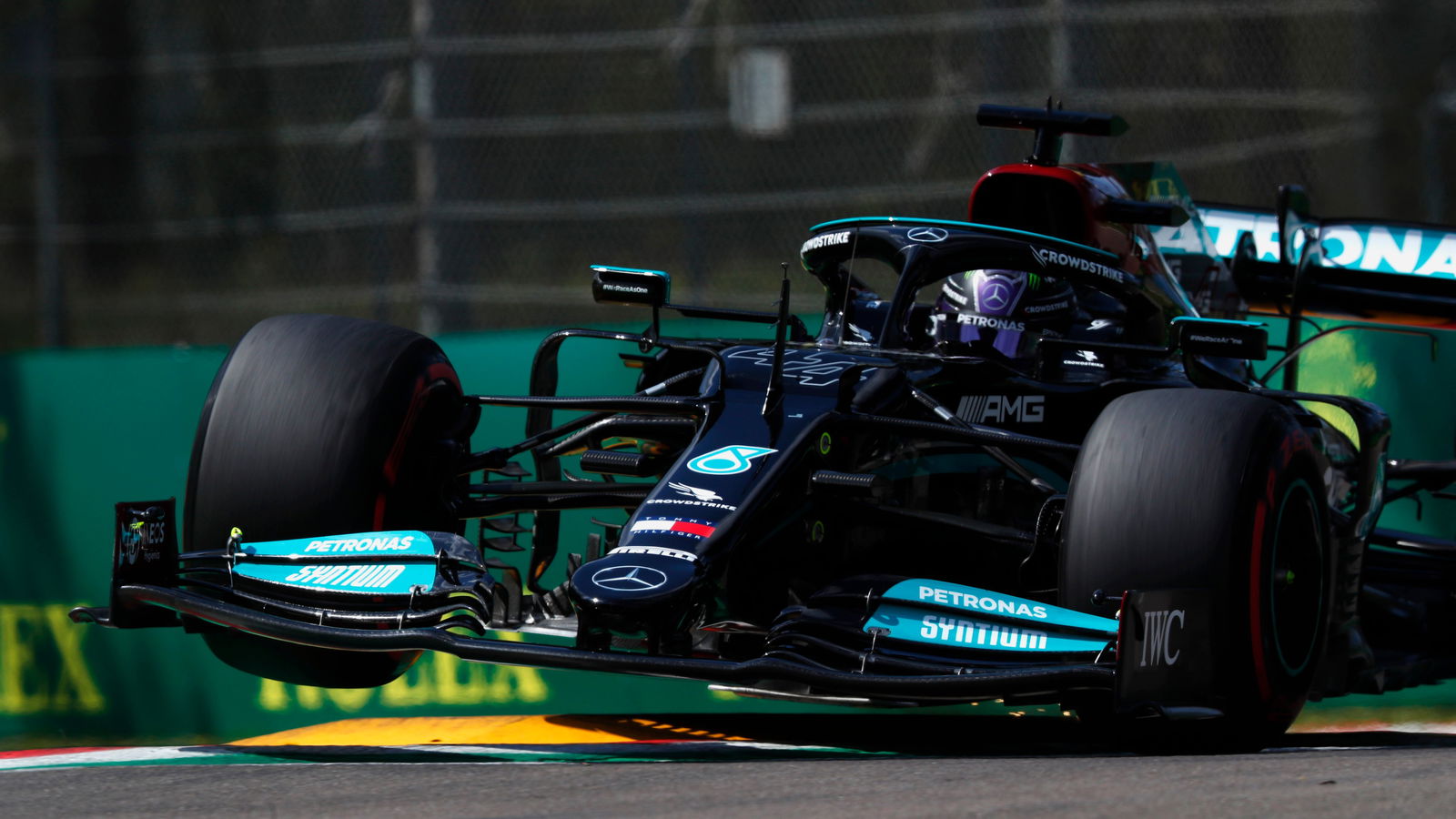 F1 GP Emilia Romagna: Hamilton Torehkan Pole ke-99 di Formula 1