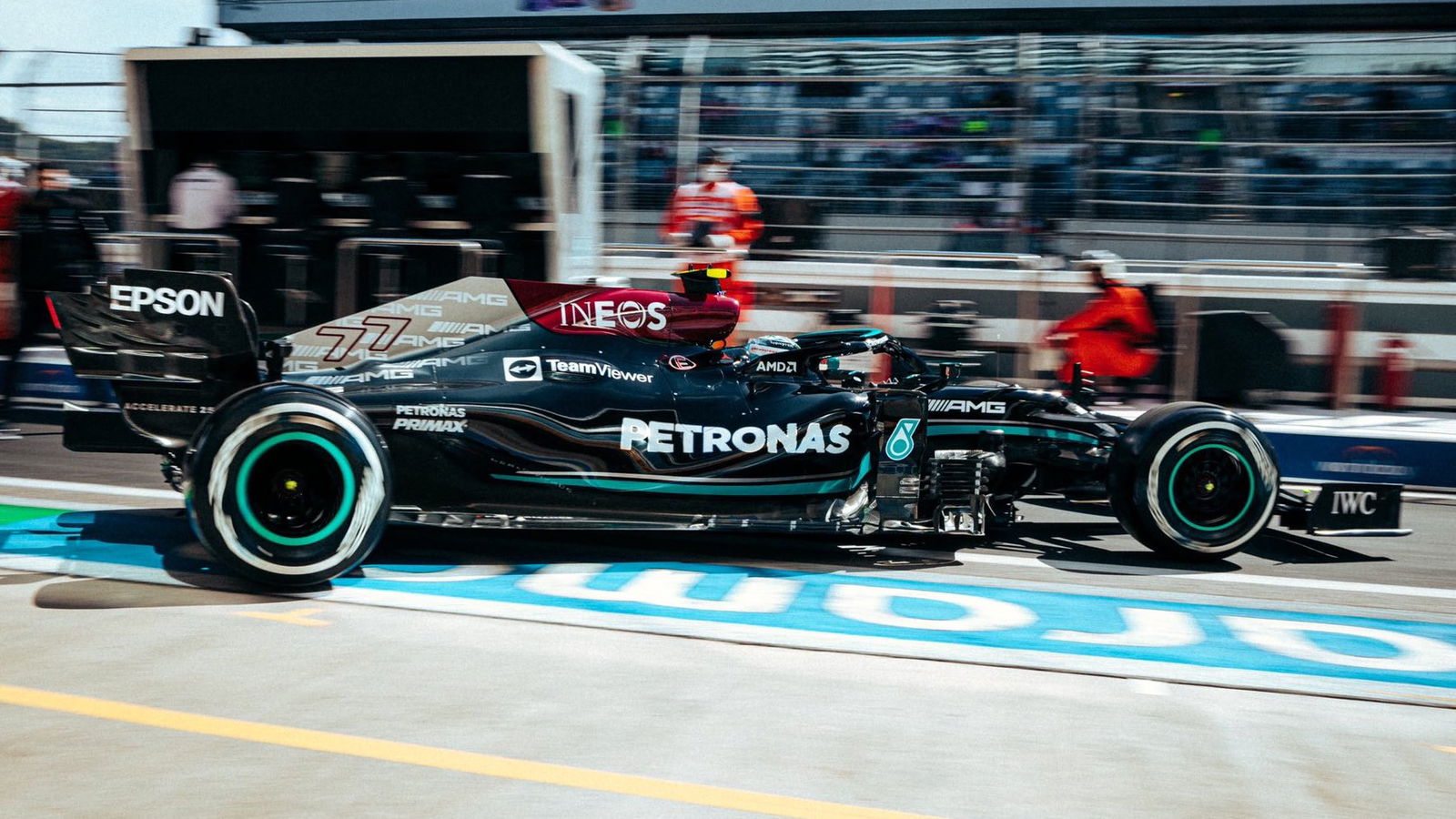 Bottas leads Hamilton in opening Russian GP practice