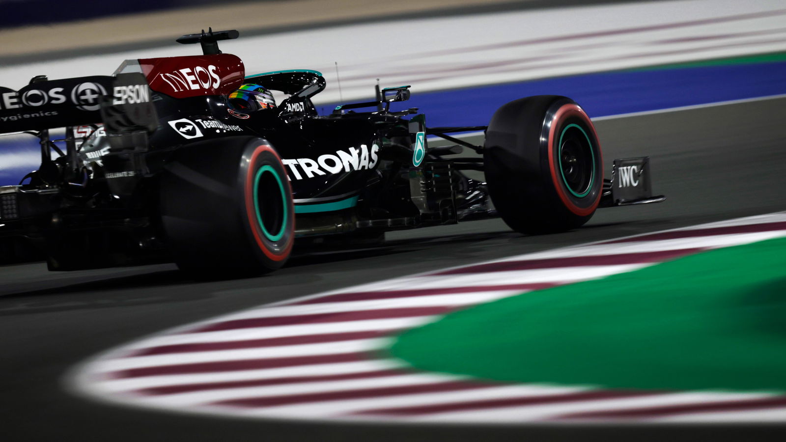 Hamilton Taklukan Verstappen untuk Pole F1 GP Qatar
