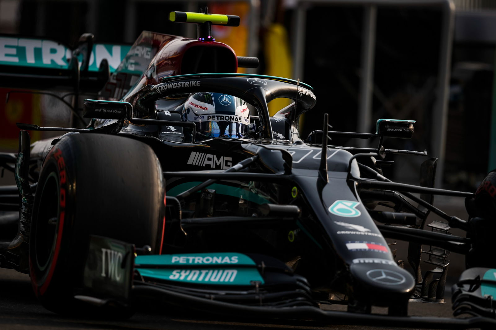 Hamilton 'tidak pernah merasa terancam' dari pelari ban lunak di awal F1 di Qatar