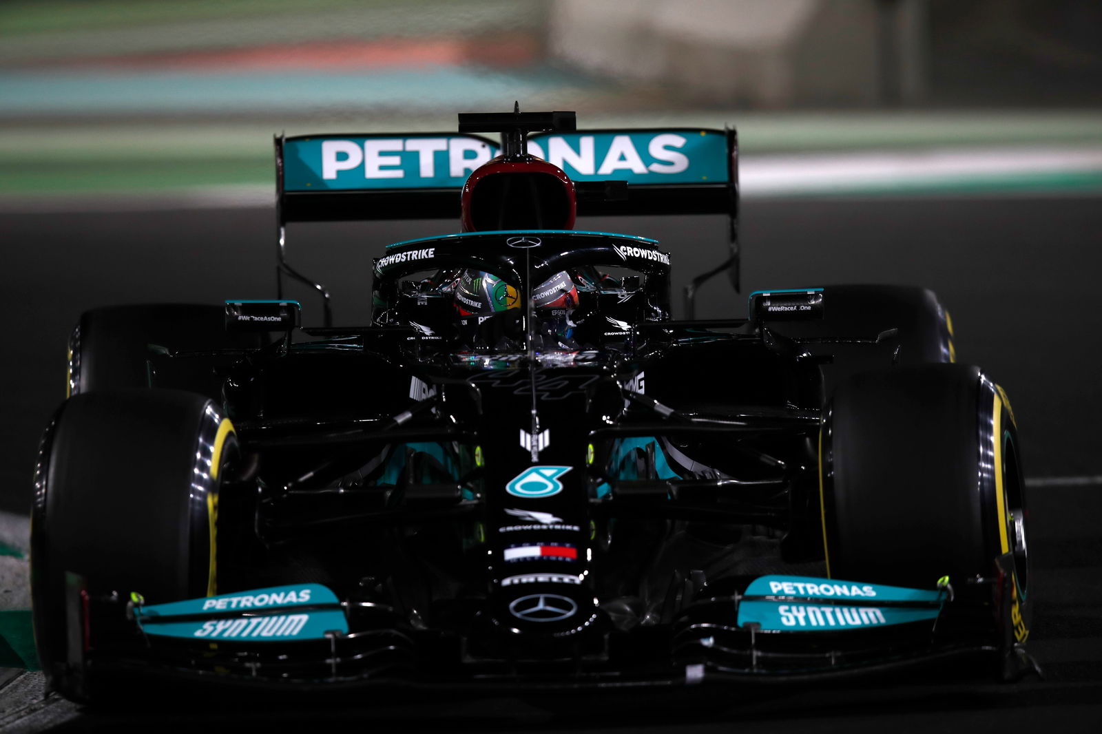 Hamilton Khawatirkan 'Zona Berbahaya' di Corniche Jeddah