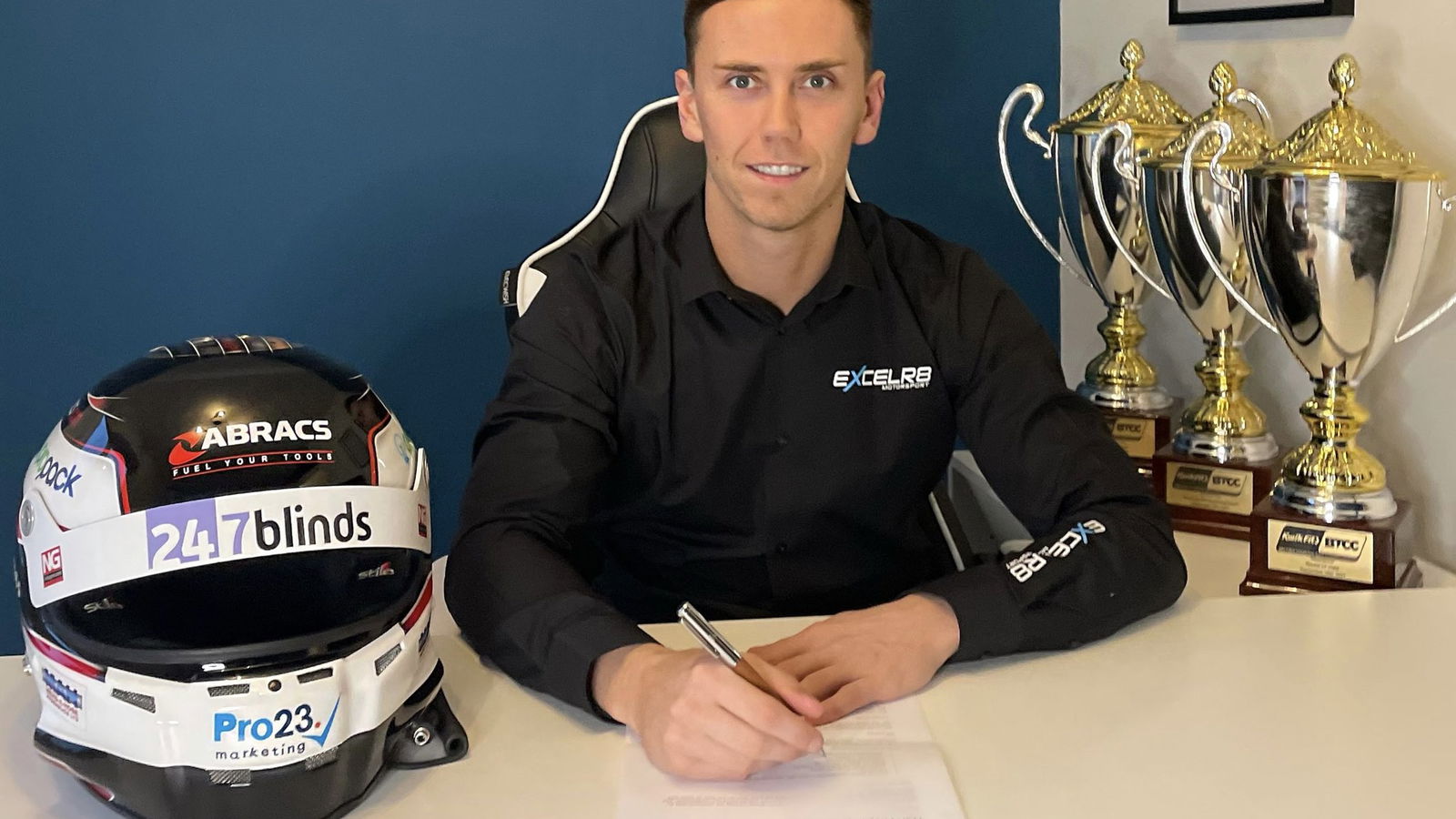Lloyd makes switch to EXCELR8 for 2022 BTCC campaign 
